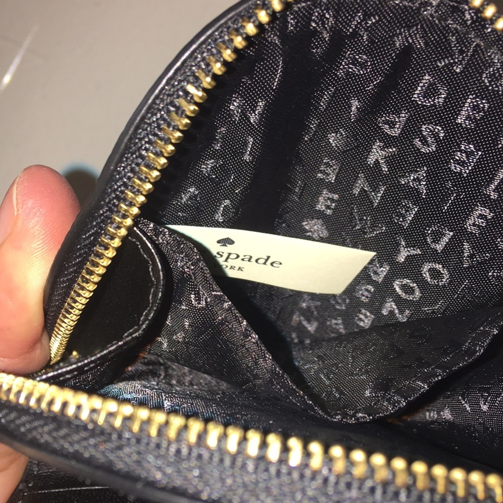 Kate Spade Larchmont Ave Sari Black Leather Wallet - Picture 5 of 7